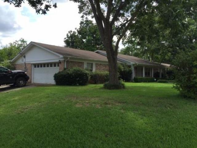 300 Crystal Dr - Photo 2 of 6