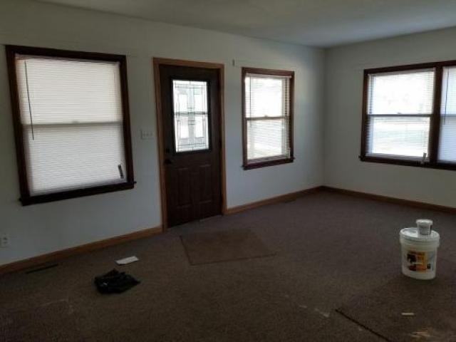 504 8th St SE - Photo 2 of 6