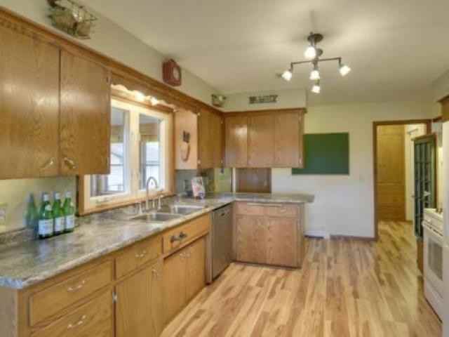 18131 County St - Photo 3 of 6