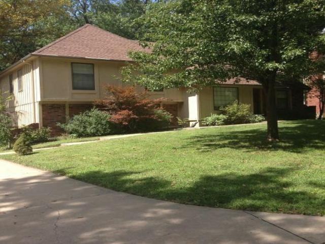 12832 St Andrew Dr - Photo 3 of 6