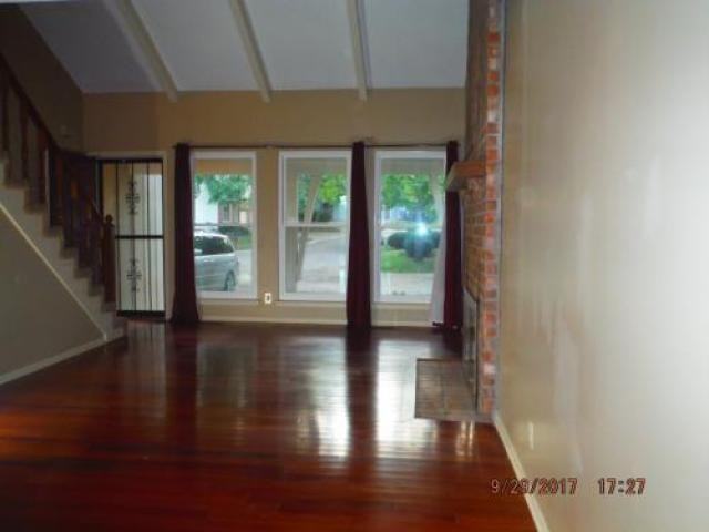 8549 Wedd St - Photo 3 of 6