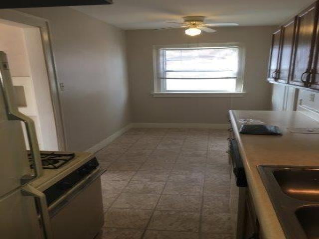 1711 Pleasant St - Photo 3 of 6