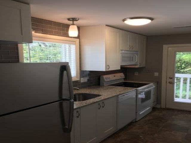 3040 Lake Shore Dr - Photo 3 of 6
