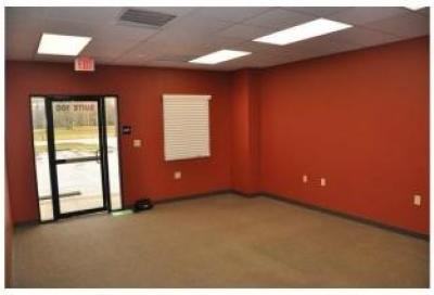 180 Gloria Dr - Photo 2 of 5