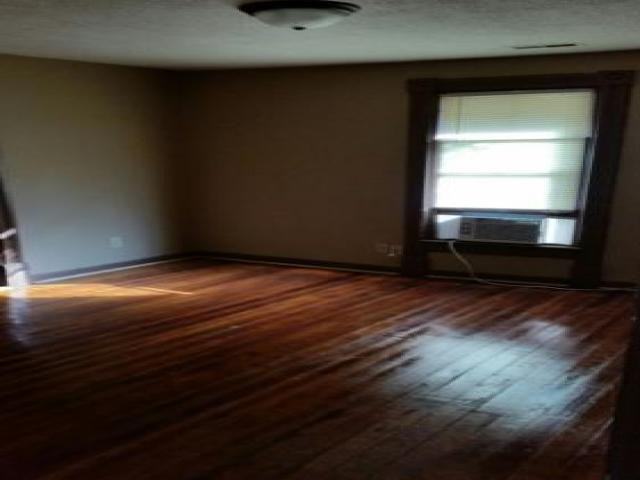 1212 SW Taylor St - Photo 3 of 6