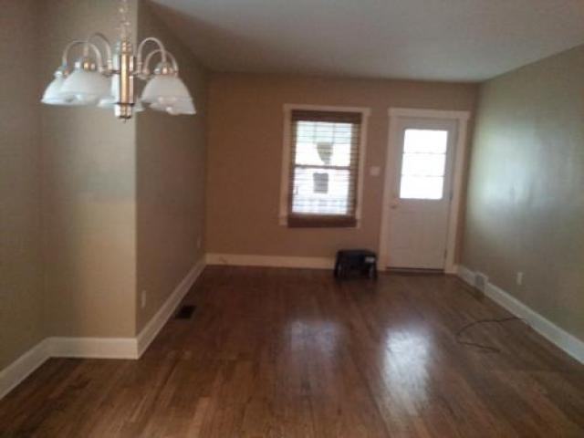 714 25th St - Photo 3 of 5