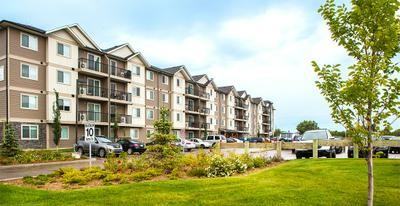 211 Willis Cres - Photo 2 of 9