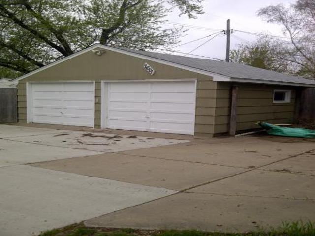 7601 10th Ave S - Photo 3 of 6