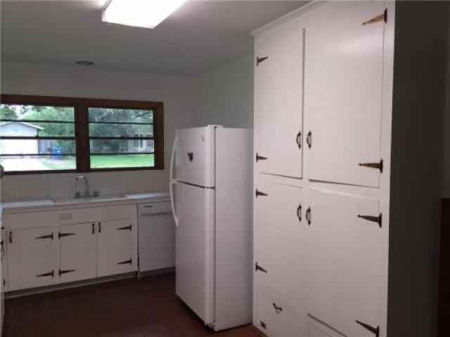 544 Field Ave - Photo 3 of 6