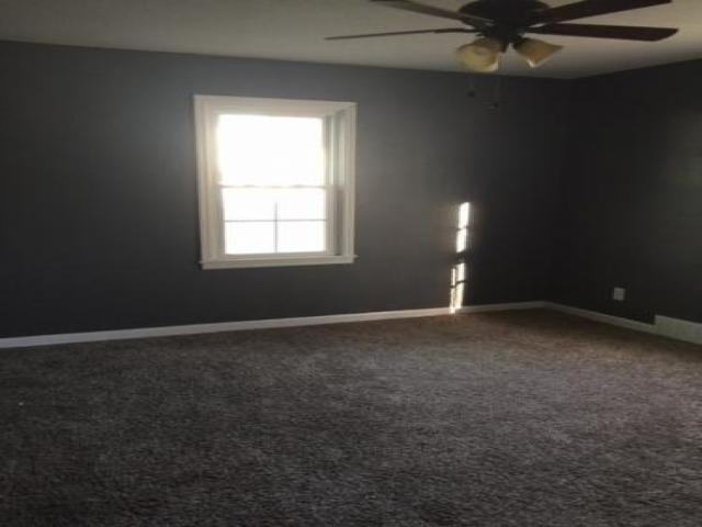 800 S 3rd St - Photo 3 of 6