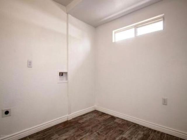 5720 E 5th St - Photo 2 of 6