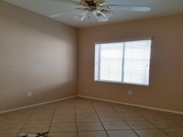 1719 Watercreek Dr - Photo 3 of 5
