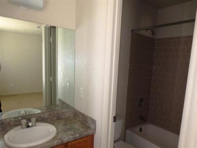 11338 E 25th St - Photo 2 of 6