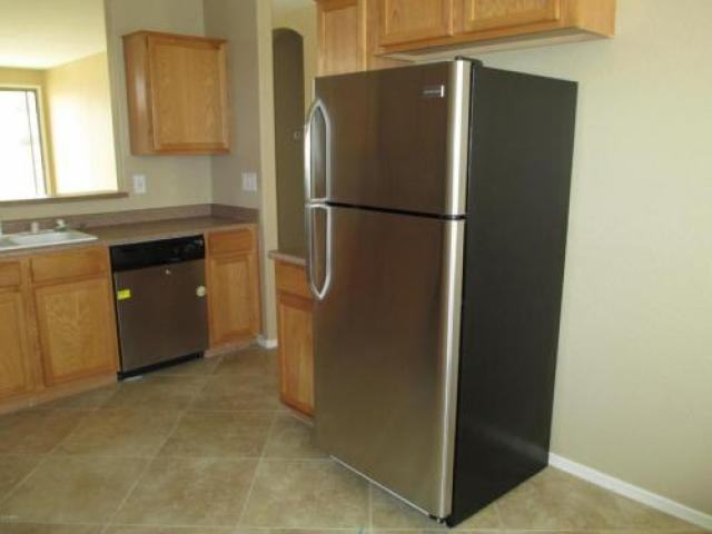 5529 W St Anne Ave - Photo 3 of 6
