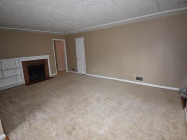 310 Date St - Photo 2 of 4