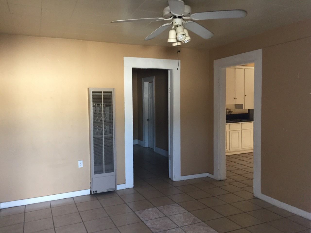 114 W Flora Street - Photo 3 of 12