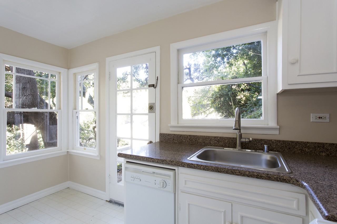 5760 Thornhill Dr - Photo 2 of 12