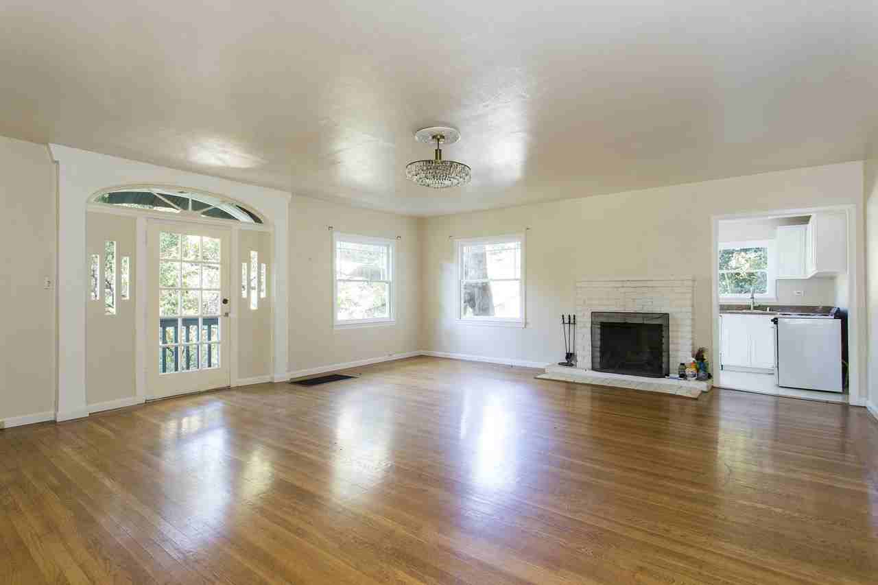 5760 Thornhill Dr - Photo 3 of 12