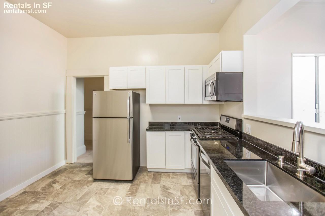 426 Linden St - Photo 3 of 14