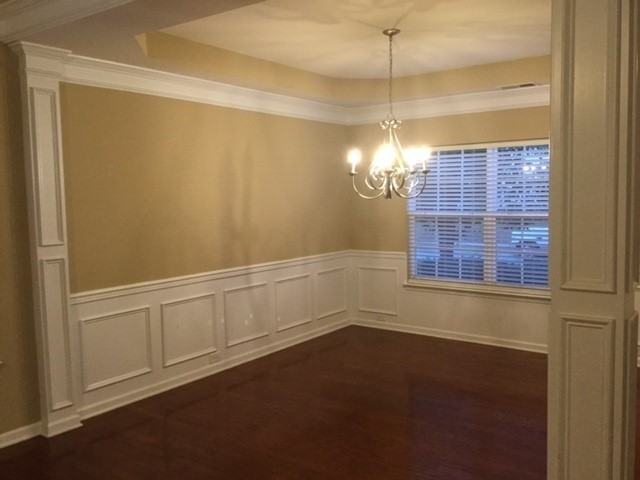 887 Jennifer Ln - Photo 3 of 11