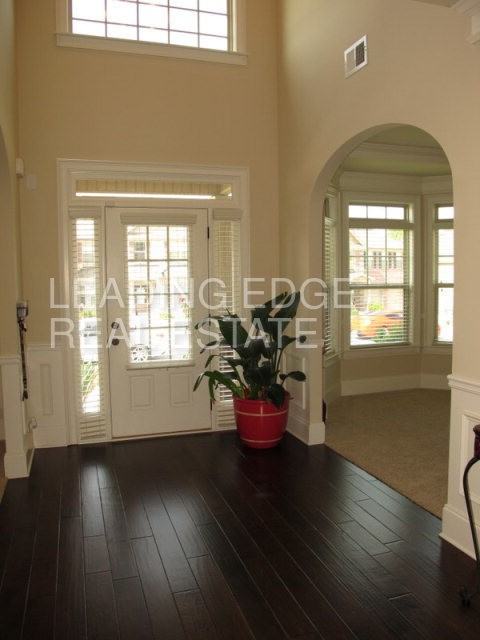 4037 Lakewood Dr - Photo 3 of 30