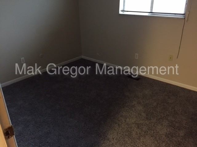 4252 Knollcroft Rd - Photo 3 of 6