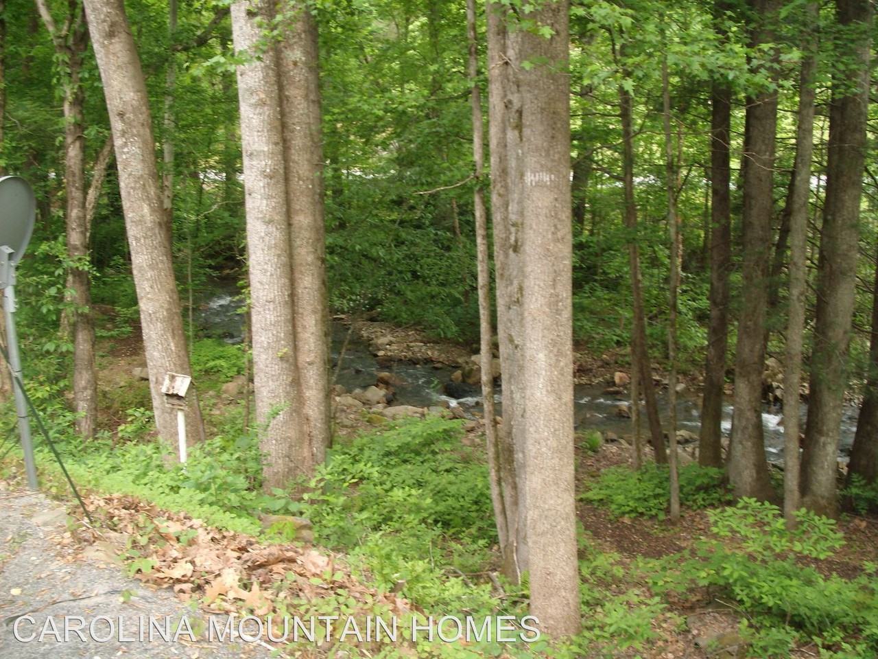 40 Peachtree Mountain Estates Road - Photo 3 of 18