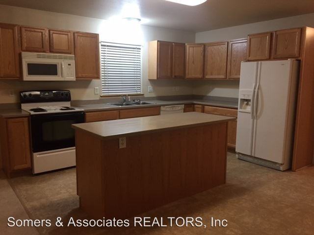 1382 Joyce Dr - Photo 2 of 13