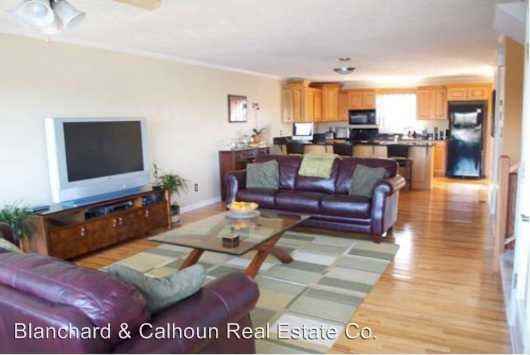 684 Riverfront Dr - Photo 2 of 14