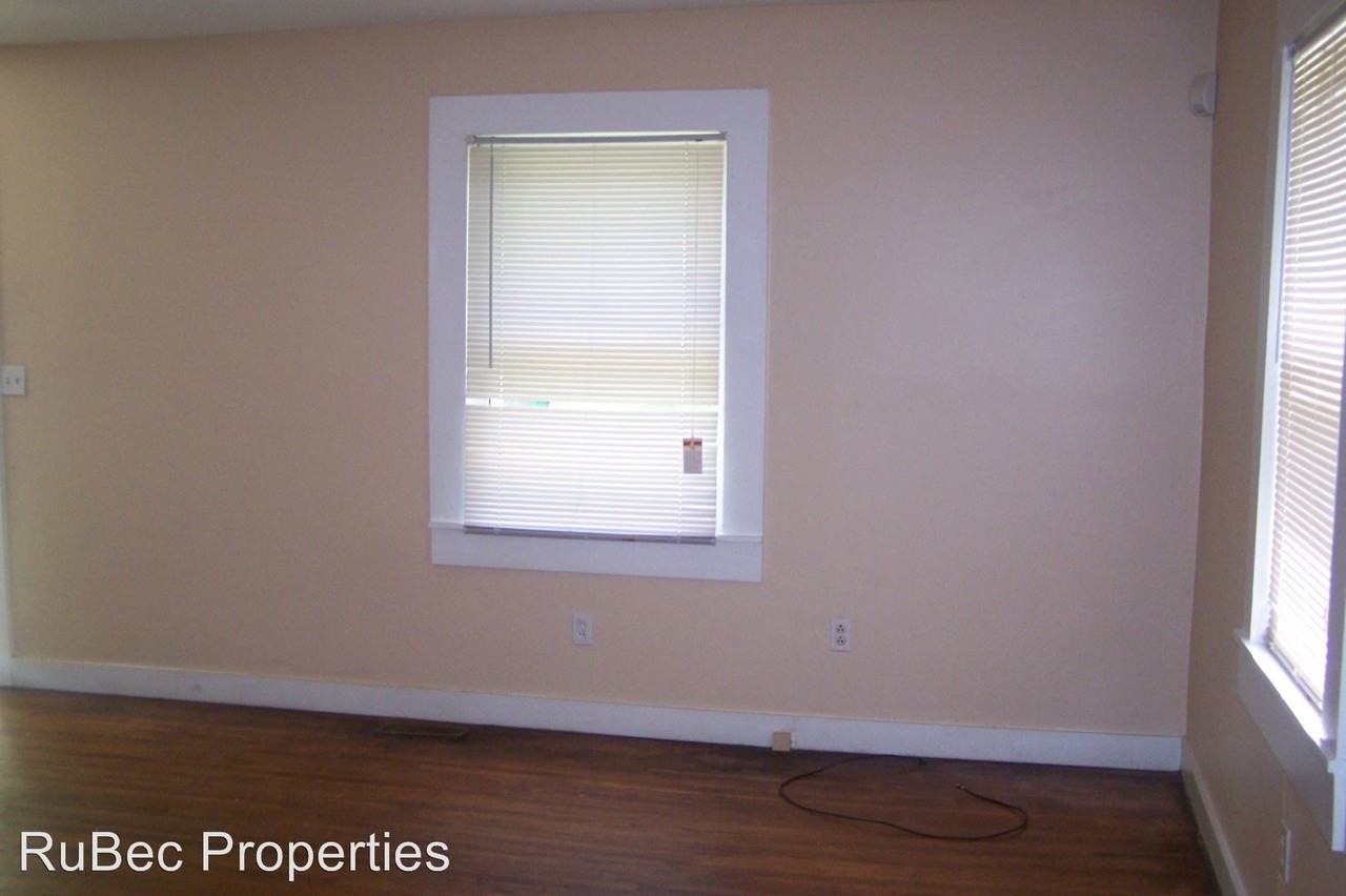 2731 Catalina Ave - Photo 3 of 6