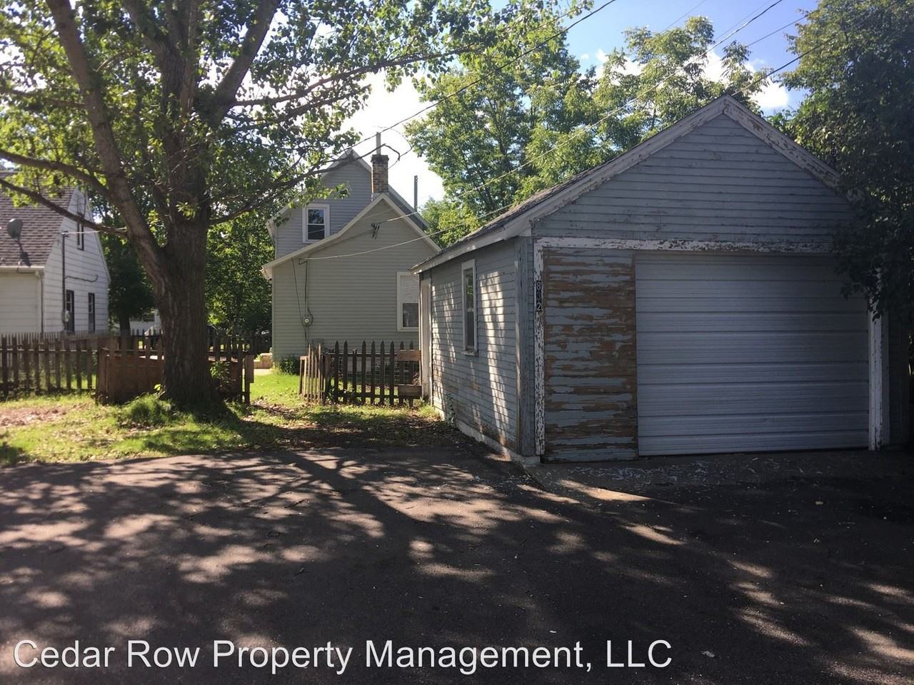 832 15th Ave S - Photo 2 of 14