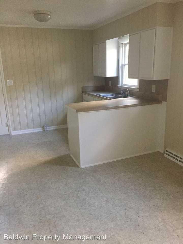 832 Ferndale Ave - Photo 3 of 7