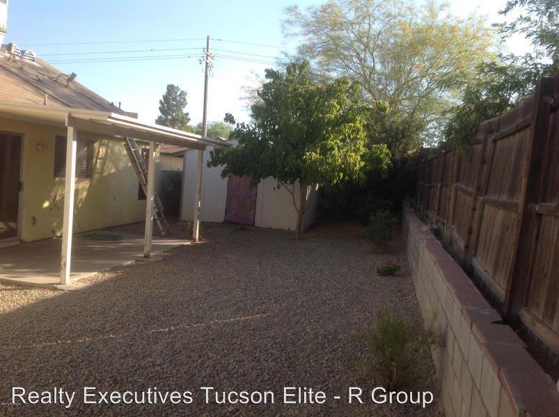 2600 W Vereda De La Manana - Photo 3 of 13