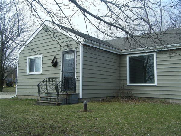 202 Rosewood Ave N - Photo 2 of 20