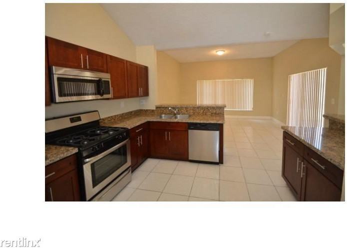 4565 SW 153rd Ave - Photo 3 of 6
