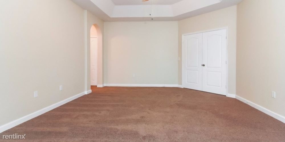 18782 NW 90th Ave - Photo 2 of 10