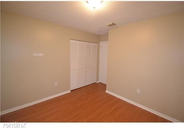 16557 NW 7th St - Photo 3 of 19