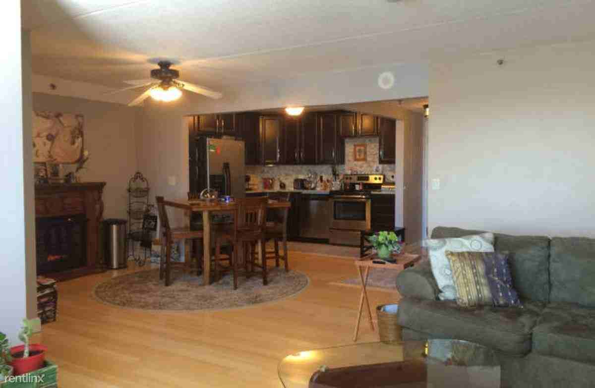 200 Cove Way - Photo 3 of 15