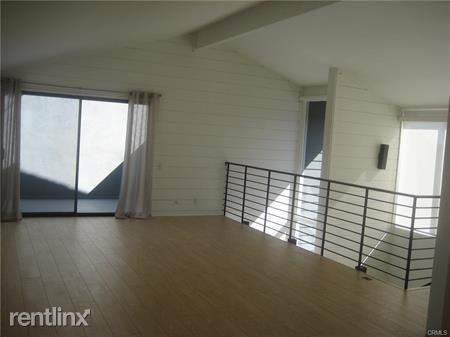427 Poinsettia Ave #1-2 - Photo 2 of 16