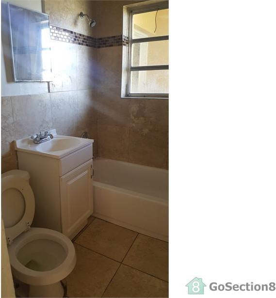 2531 NW 18th Ct - Photo 3 of 7