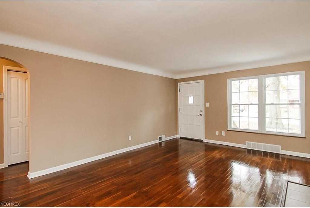 557 Columbia Rd - Photo 3 of 31