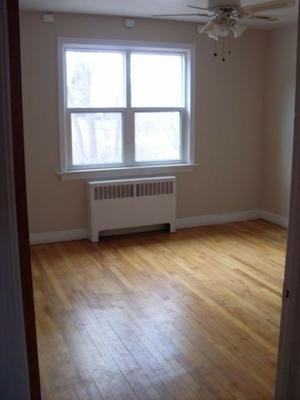 1167 Dover Crescent - Photo 3 of 6