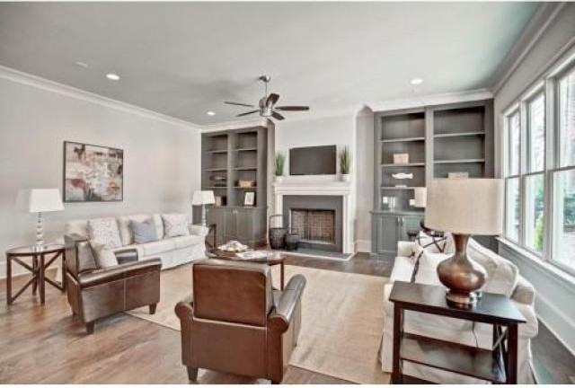 3316 W Shadowlawn Ave NE - Photo 2 of 6