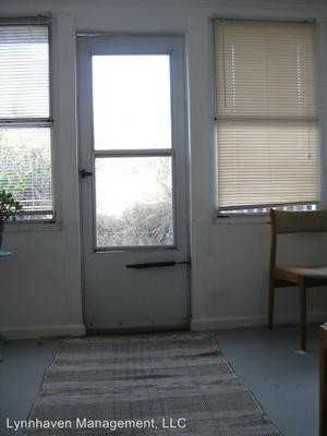 303 Norfolk Ave SW - Photo 3 of 11