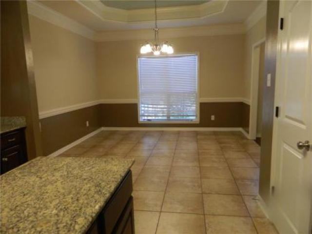 1009 Linlen Ave - Photo 2 of 6