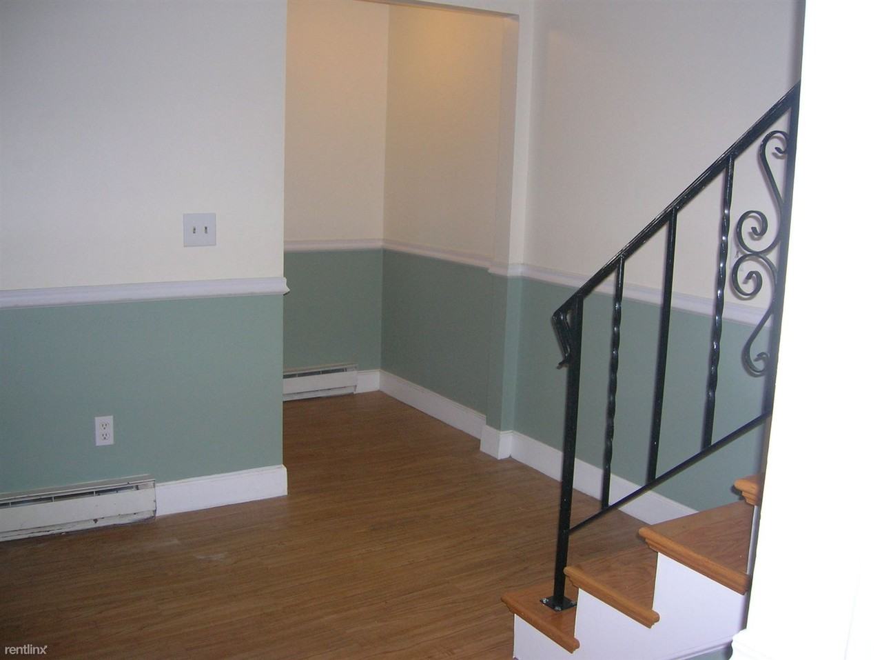 28 Staples St - Photo 2 of 9