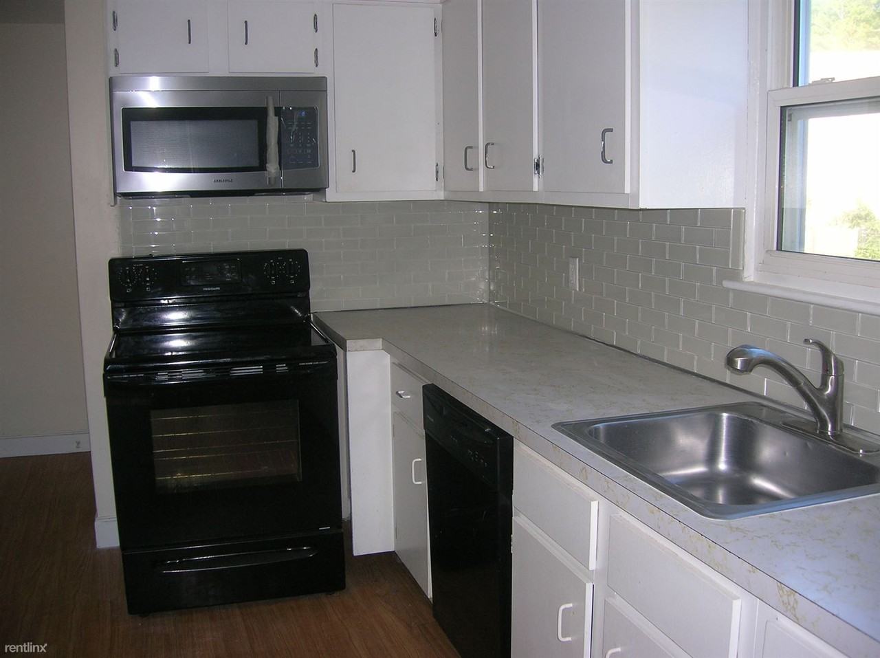 28 Staples St - Photo 3 of 9