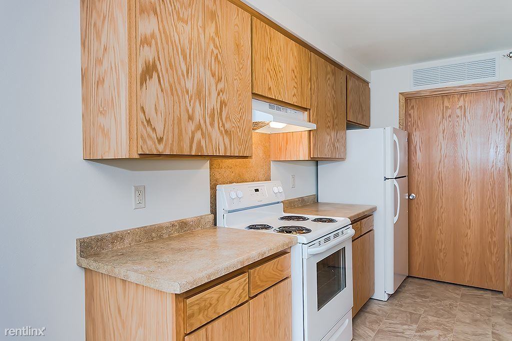 Desoto Estates Townhomes Apartments 1660 36th Ave S, Grand Forks, ND