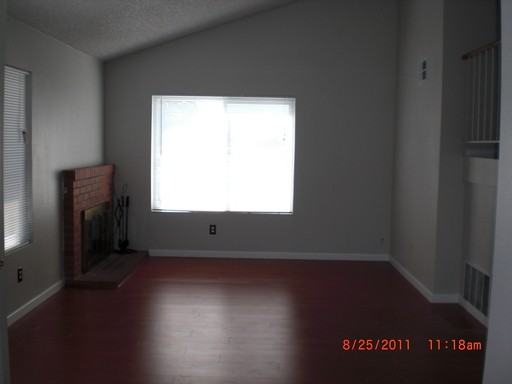 1228 Royal Crest Dr - Photo 2 of 5