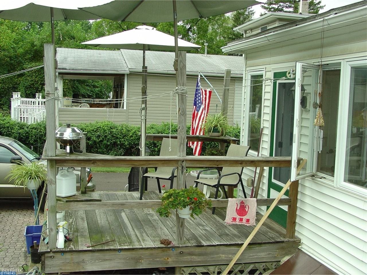 129 Crescent Ave - Photo 2 of 12